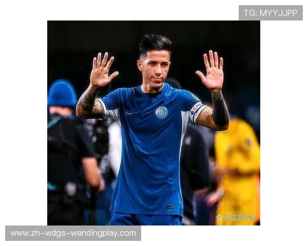 英超联赛中30号球衣的代表球员及背后故事